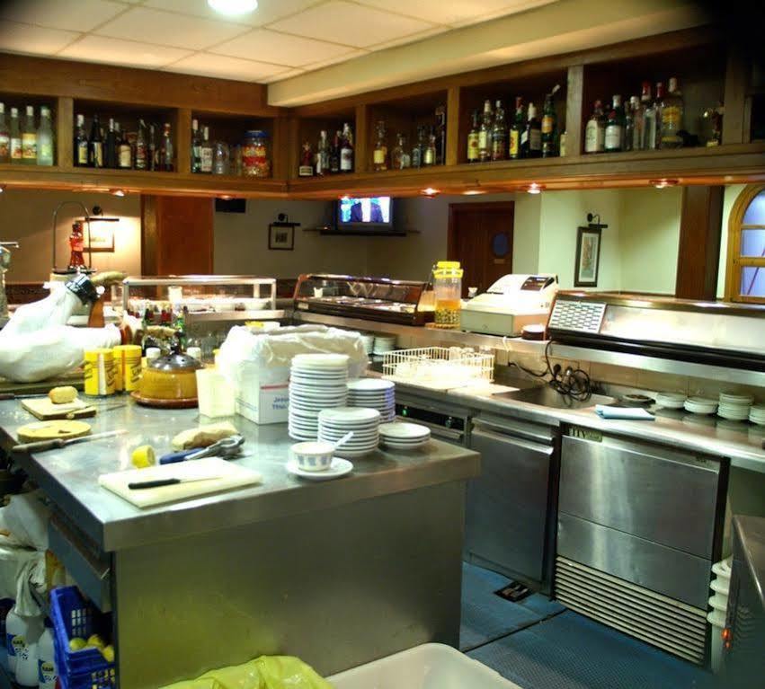 Hostal El Rincon อาบีลา ภายนอก รูปภาพ